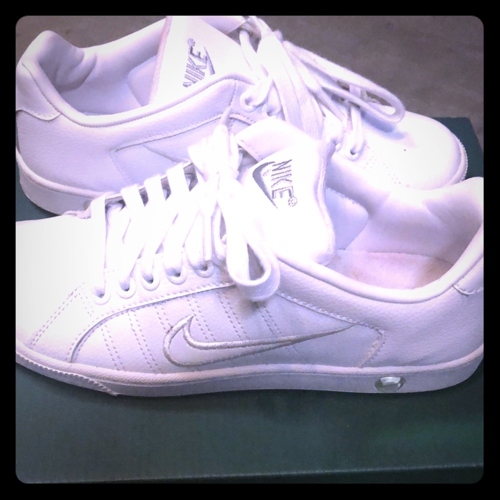 Nike tennis shoes